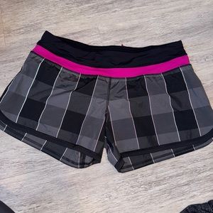 Lululemon 4” shorts